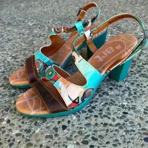 The Art Company Heel Sandals Women 7/7.5 Turquoise Rubber Sole 38 EUC Summer